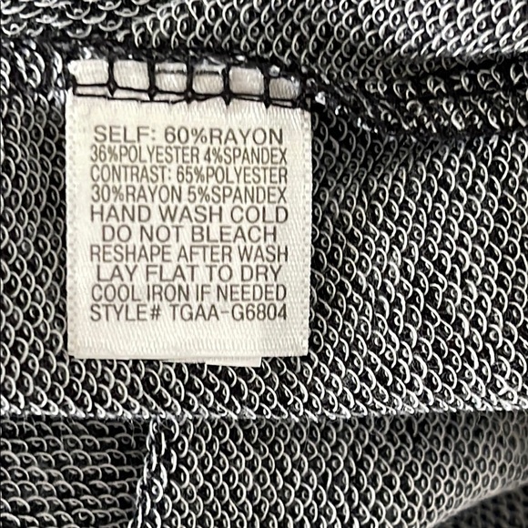 Simple Elegant Top - Picture 3 of 5